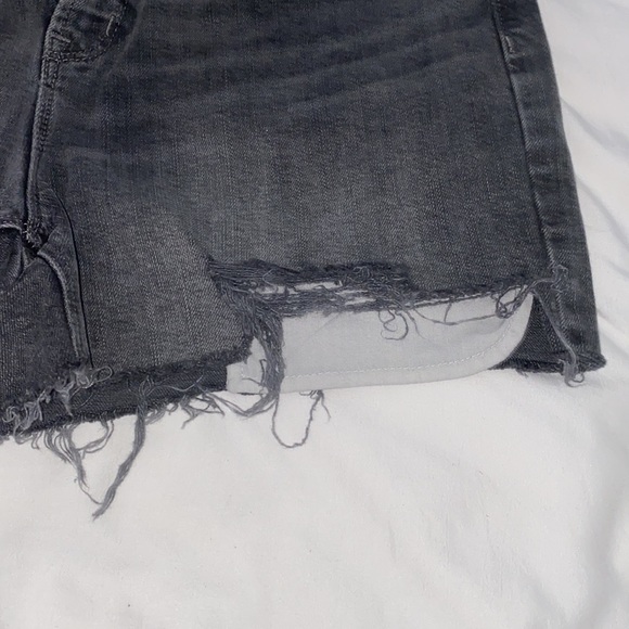 Women’s old navy shorts - Picture 4 of 5